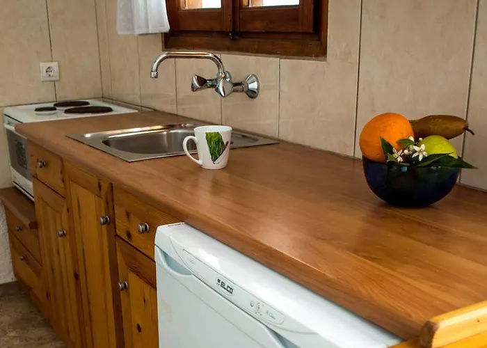 Theo Aparthotel Selianítika