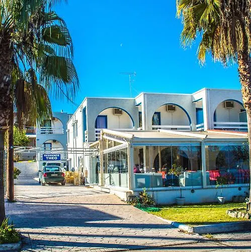 Theo Ξενοδοχείο με διαμερίσματα Σελιανίτικα